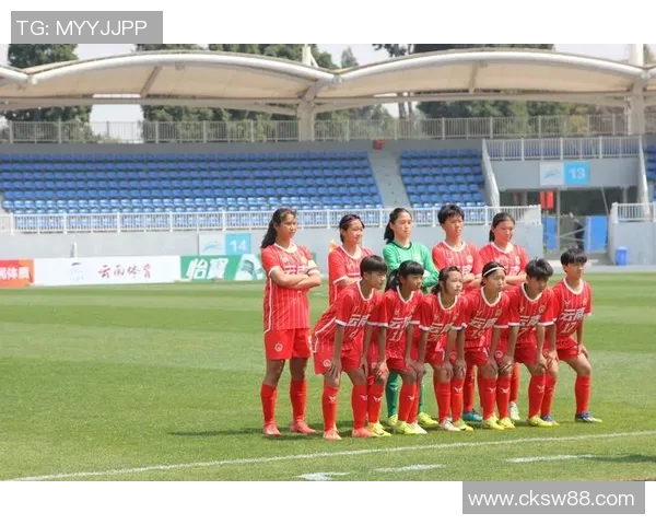 铜仁地区足球明星及其精彩瞬间的图片展示与介绍